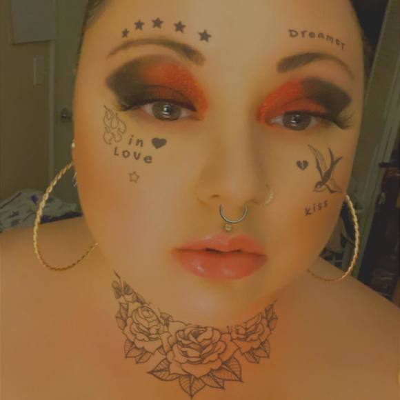 Heather Anguay - Poshmark Profile Picture of Heather Anguay (@heatheranguay) on Poshmark