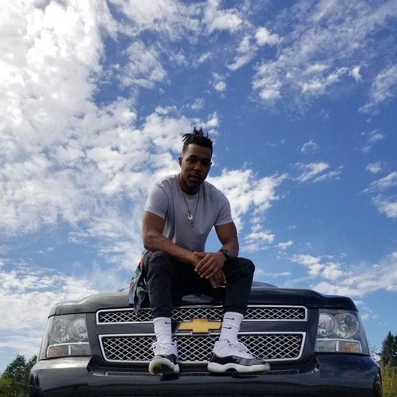 Profile Picture of Devin Gill (@devin_gill) on Poshmark