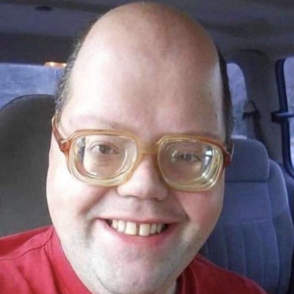 Profile Picture of Quinn Bell (@quinnyboi877) on Poshmark