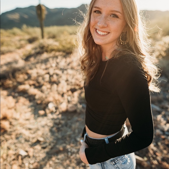 Profile Picture of Haley Larison (@haley_larison) on Poshmark