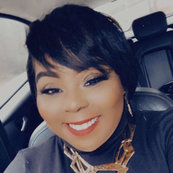 Profile Picture of Jamese Randle (@mzjlr) on Poshmark