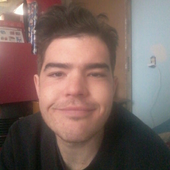 Profile Picture of Steve Hough (@steveho90) on Poshmark