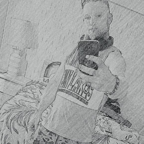 Profile Picture of Joshua Hopey (@joshuahopey) on Poshmark