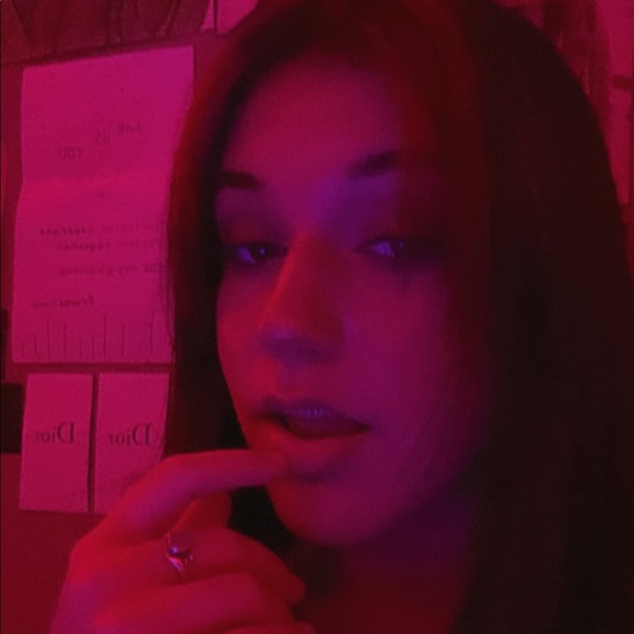 Profile Picture of Miranda Reskusich (@m_reskusich) on Poshmark