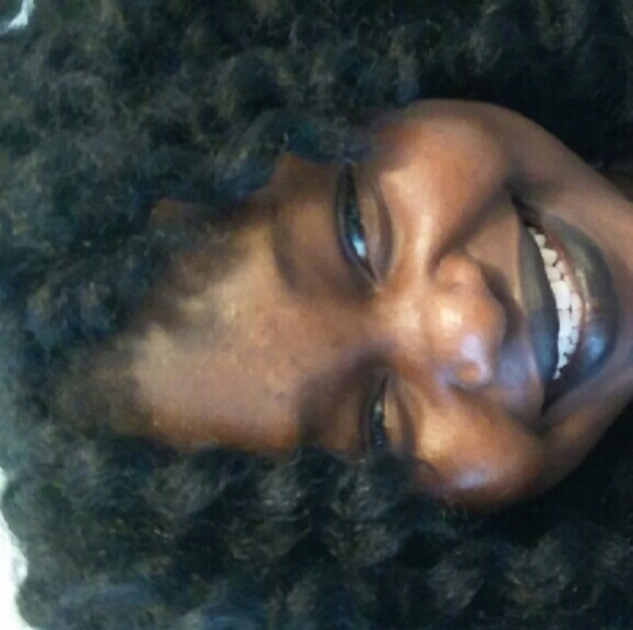 Profile Picture of Cassandra Chery (@cassandra514) on Poshmark