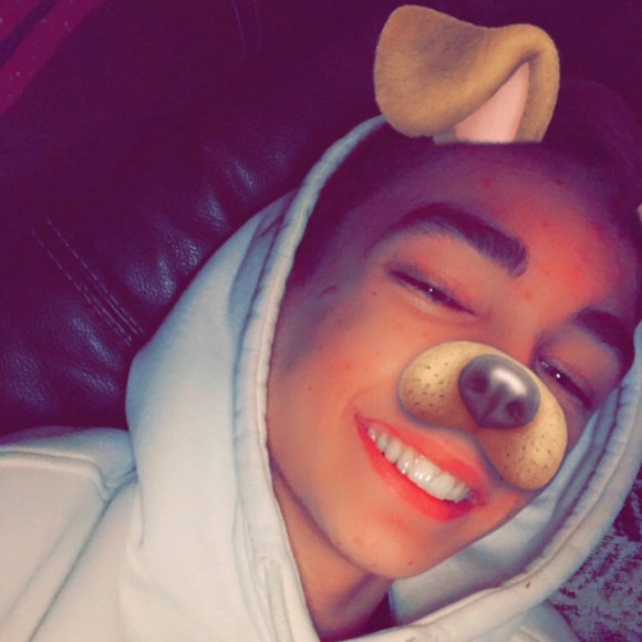 Tanner Lindenbusch - Poshmark Profile Picture of Tanner Lindenbusch (@tannerl2313) on Poshmark