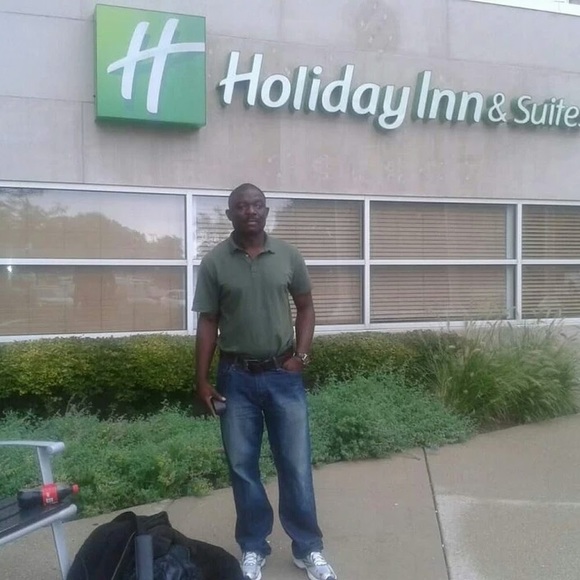 Profile Picture of Charles Browne (@charlesbrowne) on Poshmark