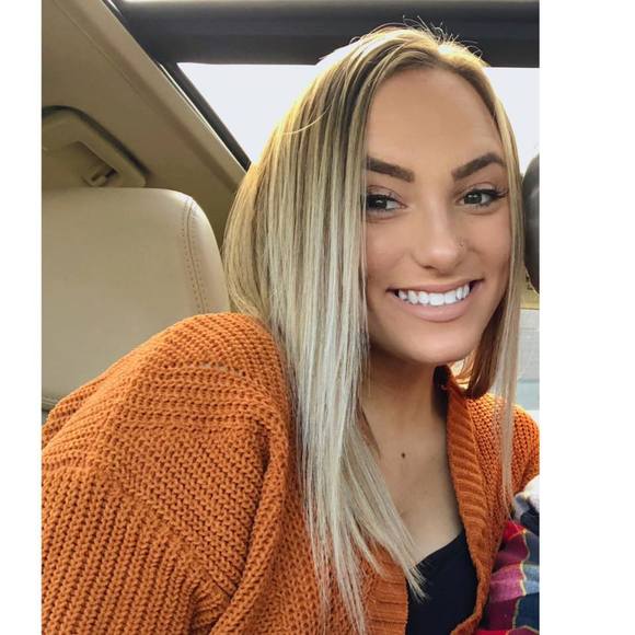 Profile Picture of Brianne Morgan (@briiannemorgan) on Poshmark