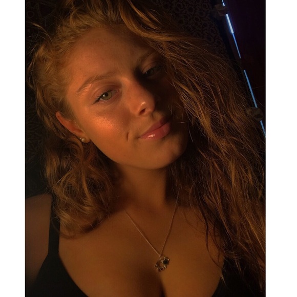 Profile Picture of Haley Mclaughlin (@haleym0528) on Poshmark