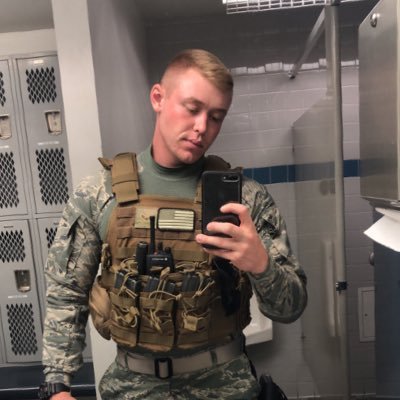 Profile Picture of Connor Jay (@ConnorLinko) on Twitter