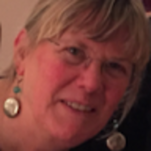 Profile Picture of Anne Hegel (@books73) on Poshmark