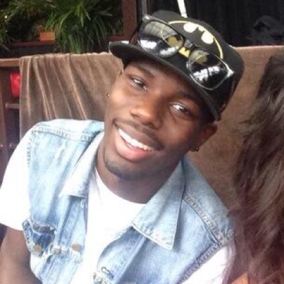 Profile Picture of Jemel Asbury (@jemasbury) on Poshmark