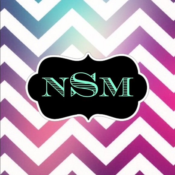 Profile Picture of Nicole Schell (@nmschell) on Poshmark