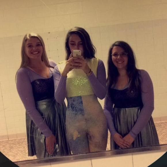 Profile Picture of Emmaleigh Janetzko (@emmaj0013) on Poshmark