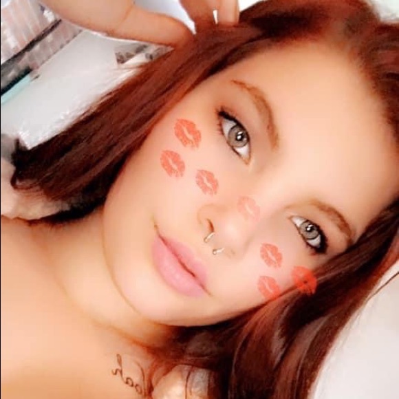 Profile Picture of Morgan Lowe (@morganloweb6807) on Poshmark