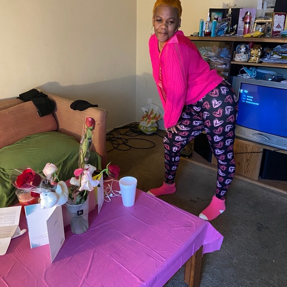 Profile Picture of Alexis Riggins (@alexisw123506) on Poshmark