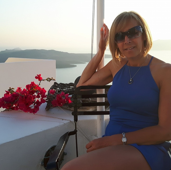 Profile Picture of Andrea Papageorgiou (@andreapapageorg) on Poshmark