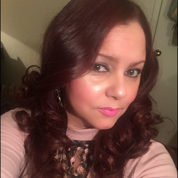 Profile Picture of Persida Tavera (@persidatavera) on Poshmark