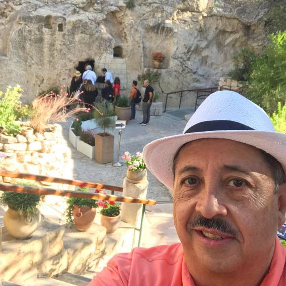 Profile Picture of Alfonso Carlos (@alcarlos) on Poshmark