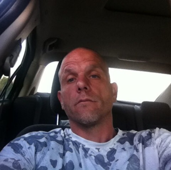 Profile Picture of Derek Scheffler (@derekscheffler) on Poshmark