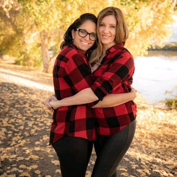 Profile Picture of Tammy Biddlecome (@tammy1972) on Poshmark