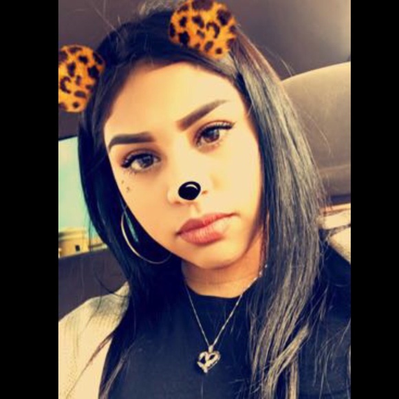 Profile Picture of Crystal Grajeda (@crystal1916) on Poshmark