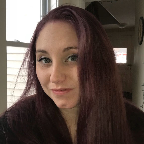 Profile Picture of Tina Patten (@tmariepatten) on Poshmark