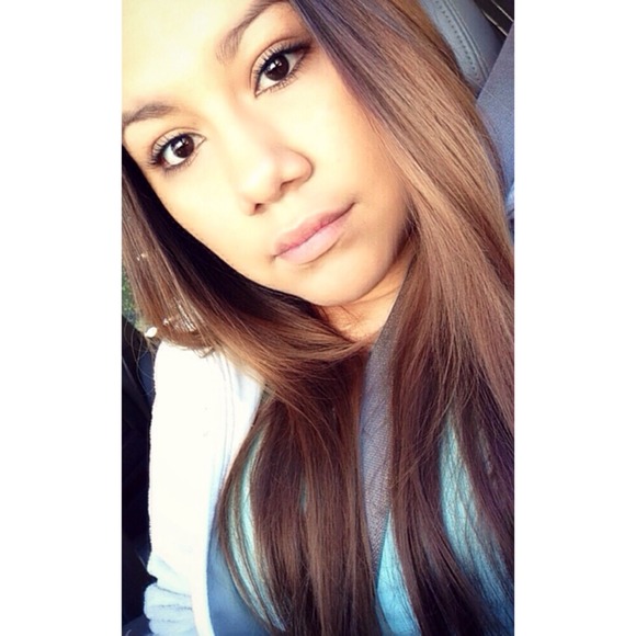 Profile Picture of Jackie Contreras (@jackiee_a) on Poshmark