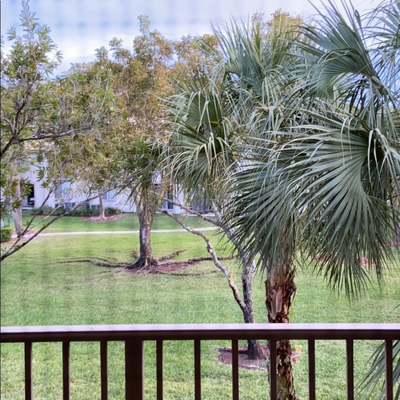 Profile Picture of Ayesha Nadeem (@ashi16) on Poshmark