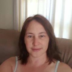 Profile Picture of Lori Hogan (@Nurdreams72) on Twitter