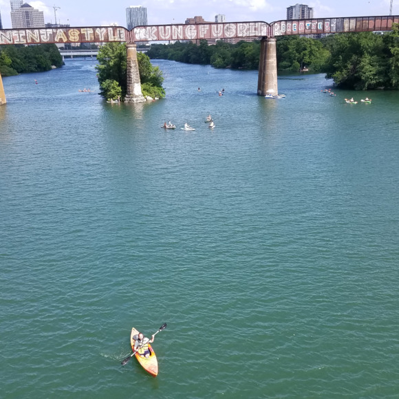 Profile Picture of Julian Navarro (@zrx67j) on Poshmark