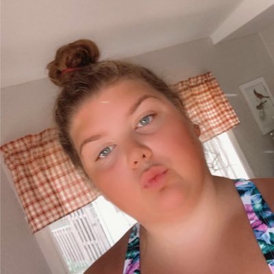 Profile Picture of Alexandra Samson (@alexandrasams18) on Twitter