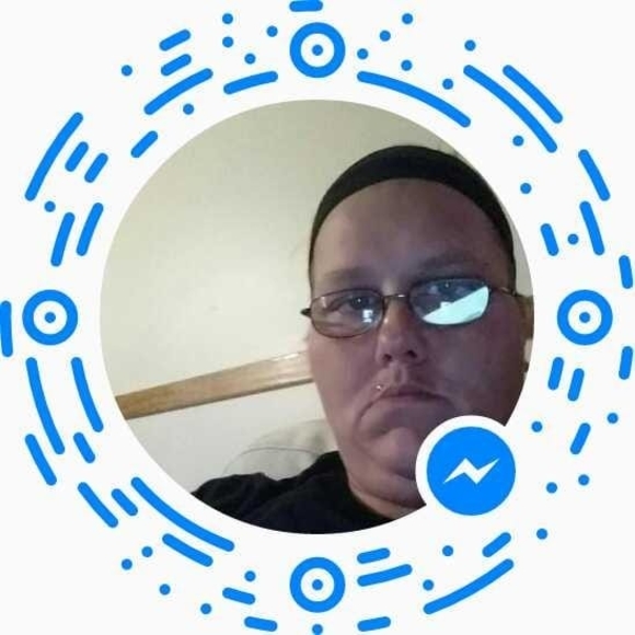 Profile Picture of Thomas Warr (@thomas_warr2000) on Poshmark