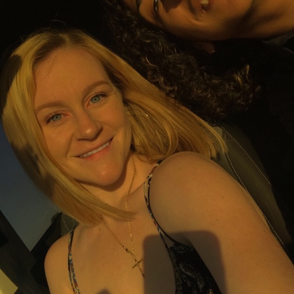 Profile Picture of Maggie Bolger (@maggiiebolger) on Poshmark