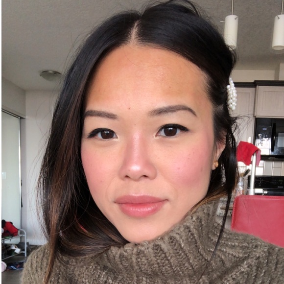Profile Picture of Sonary Reiser (@sonaryreiser) on Poshmark