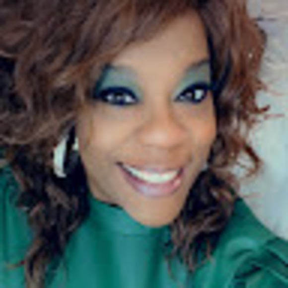 Profile Picture of Joydania Foremar (@foremarjoydania) on Poshmark