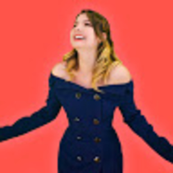 Profile Picture of Rebecca Felgate (@rebeccajfelgate) on Poshmark