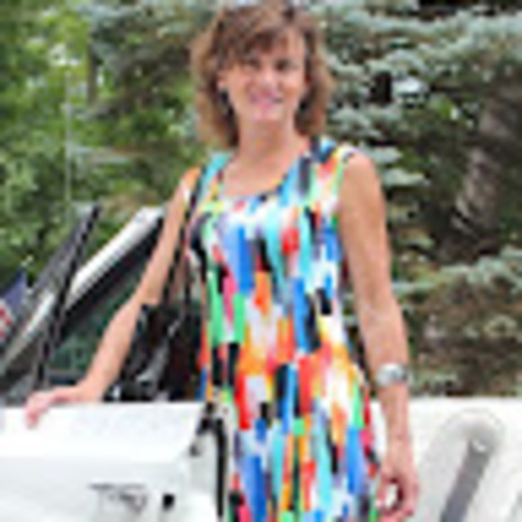 Profile Picture of Jackie Lakner (@jackielakner) on Poshmark