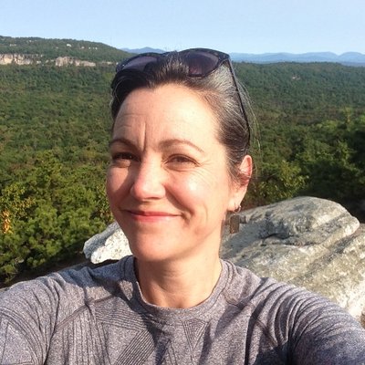 Profile Picture of Dr. Elizabeth Long (@Chlosyne) on Twitter