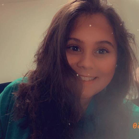 Profile Picture of Kristin Beard (@kristin104b) on Poshmark