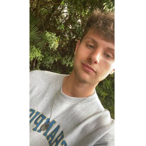 Profile Picture of Dylan Cassavaugh (@dylancassavaugh) on Poshmark