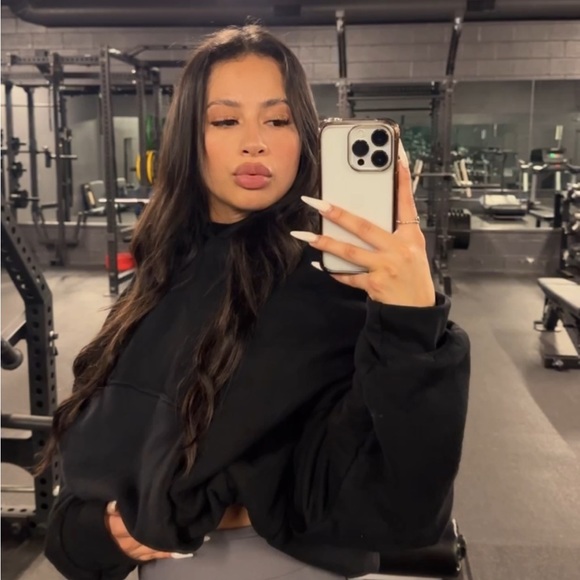 Profile Picture of Adamari Marroquin (@ada163) on Poshmark