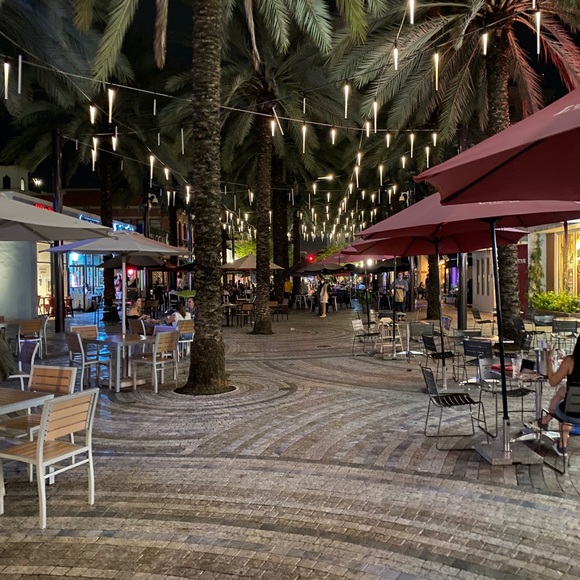 Profile Picture of Monica Lachowicz (@mlach85) on Poshmark