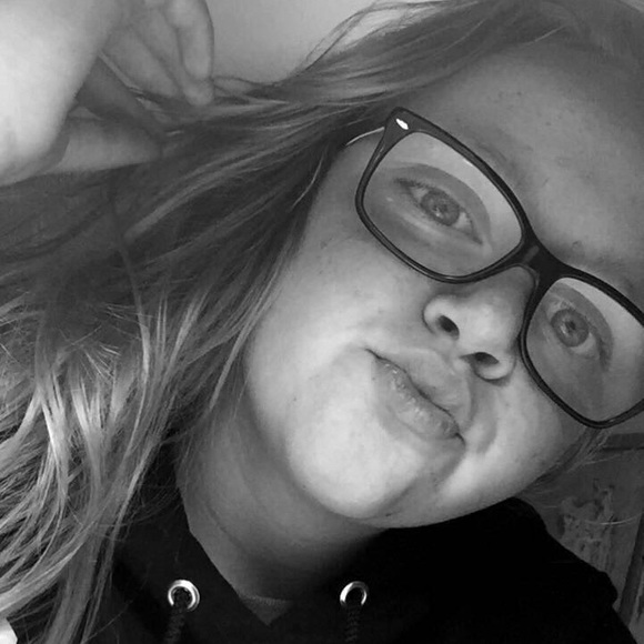 Profile Picture of Megan Helvig (@megan_marie2) on Poshmark