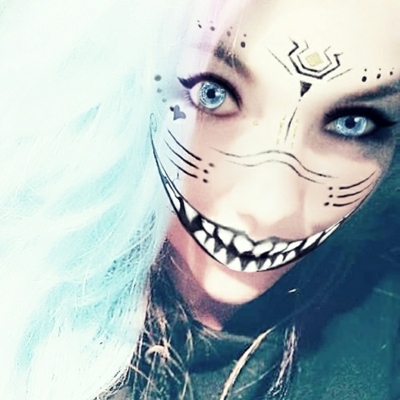 Profile Picture of Elizabeth Mashek (@lala_libtech102) on Poshmark