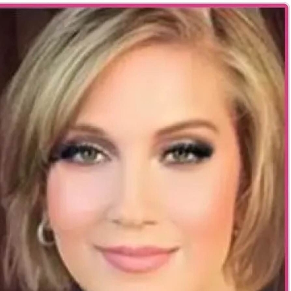 Profile Picture of Faina Rozental (@fainaroz) on Poshmark