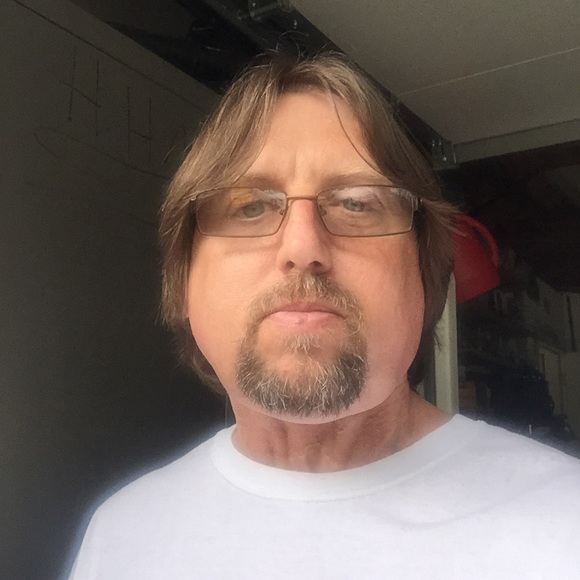 Profile Picture of Craig Hicks (@craigjoy) on Poshmark