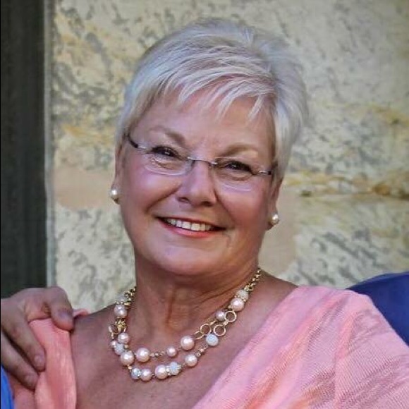 Profile Picture of Paula Sutton (@pgsutton) on Poshmark