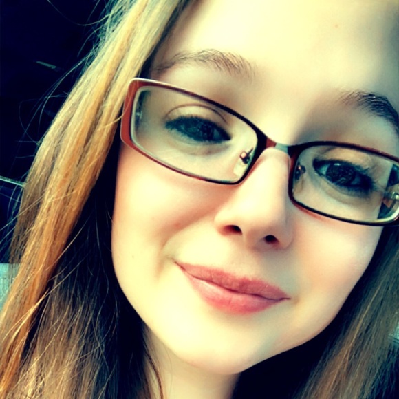 Profile Picture of Cassandra Keys (@cmk12394) on Poshmark