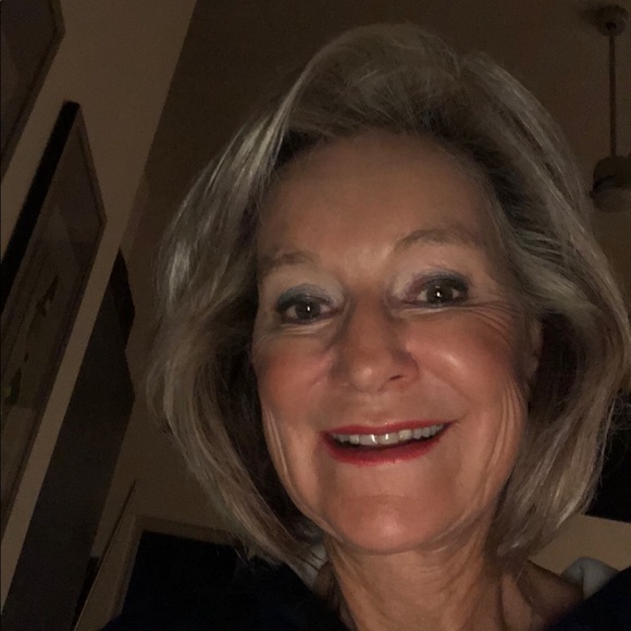 Profile Picture of Mary Rieple (@annig655) on Poshmark